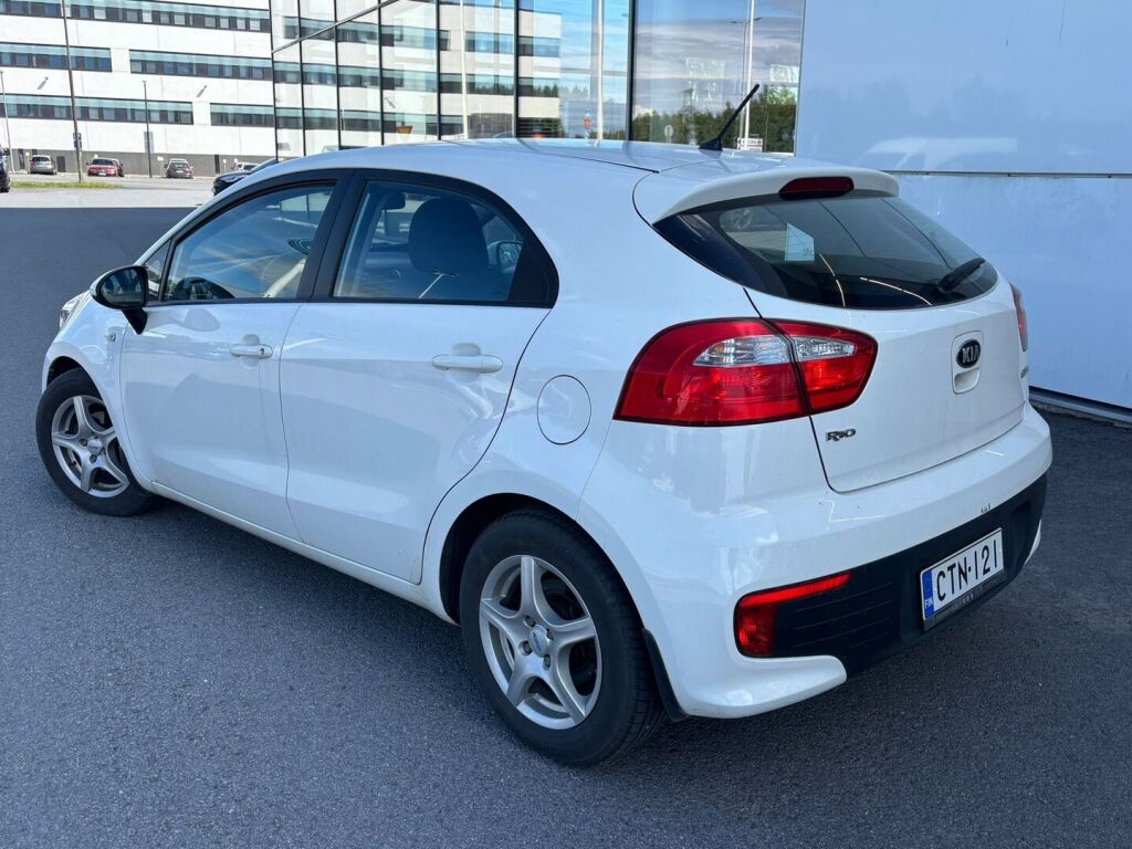 Kia Rio 2015 Valkoinen