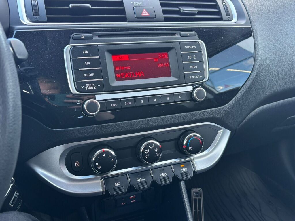 Kia Rio 2015 Valkoinen