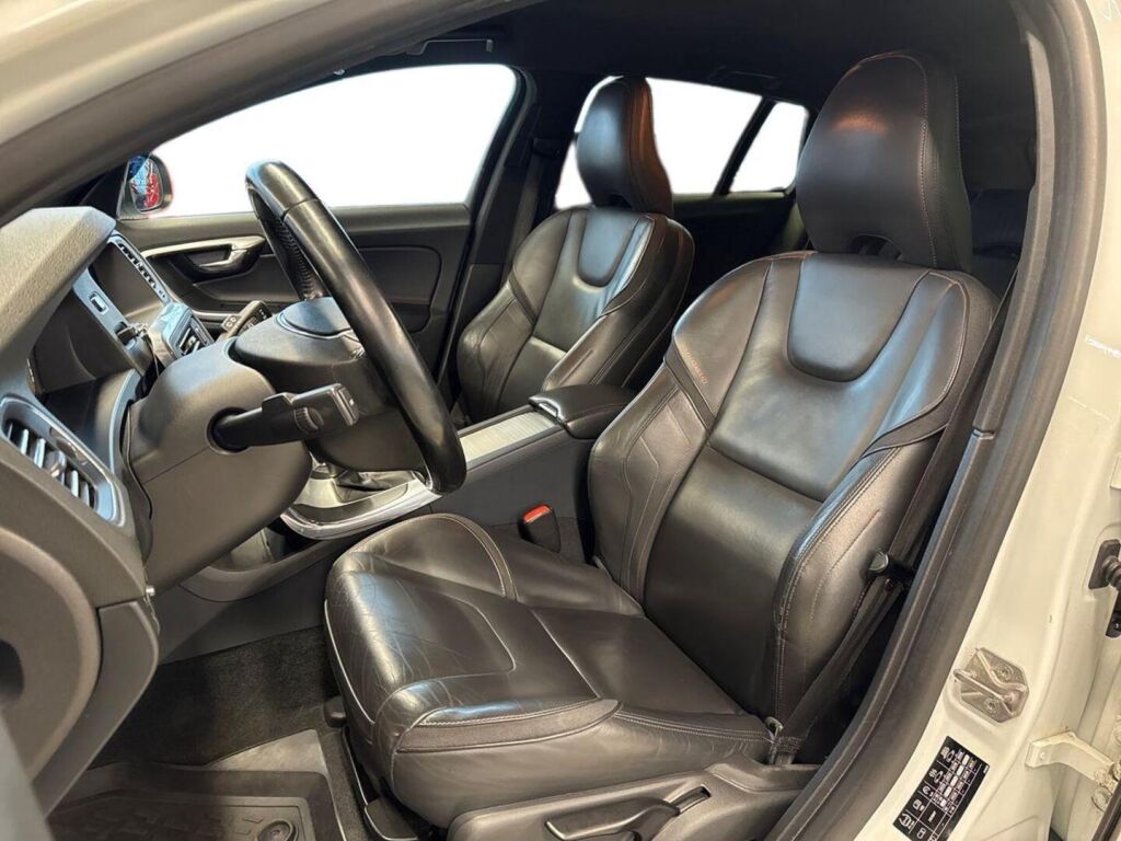 Volvo V60 2015 Valkoinen