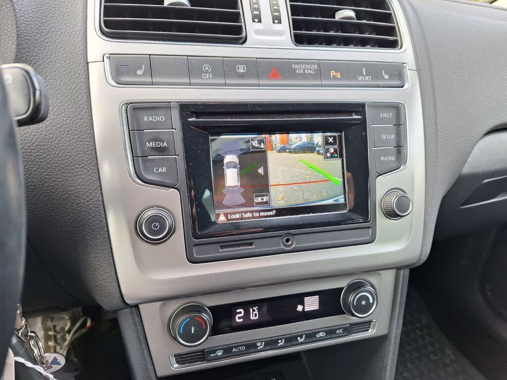 Volkswagen Polo 2015 Sininen
