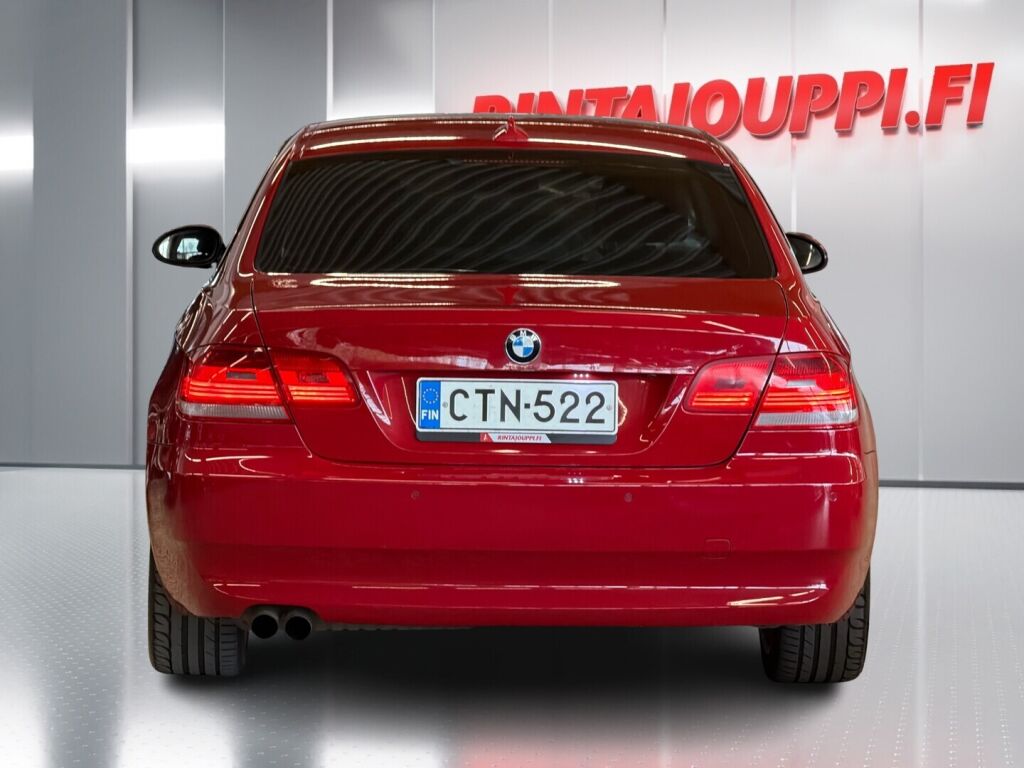 BMW 325 2007 Punainen
