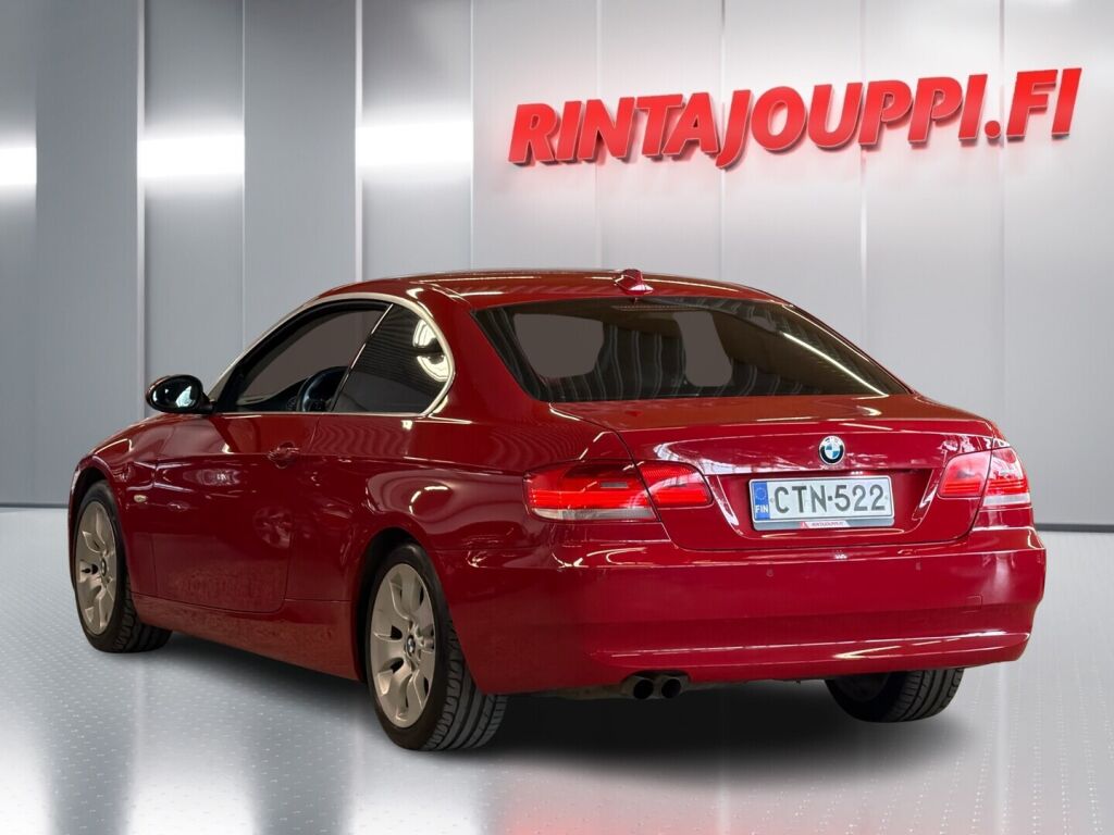 BMW 325 2007 Punainen