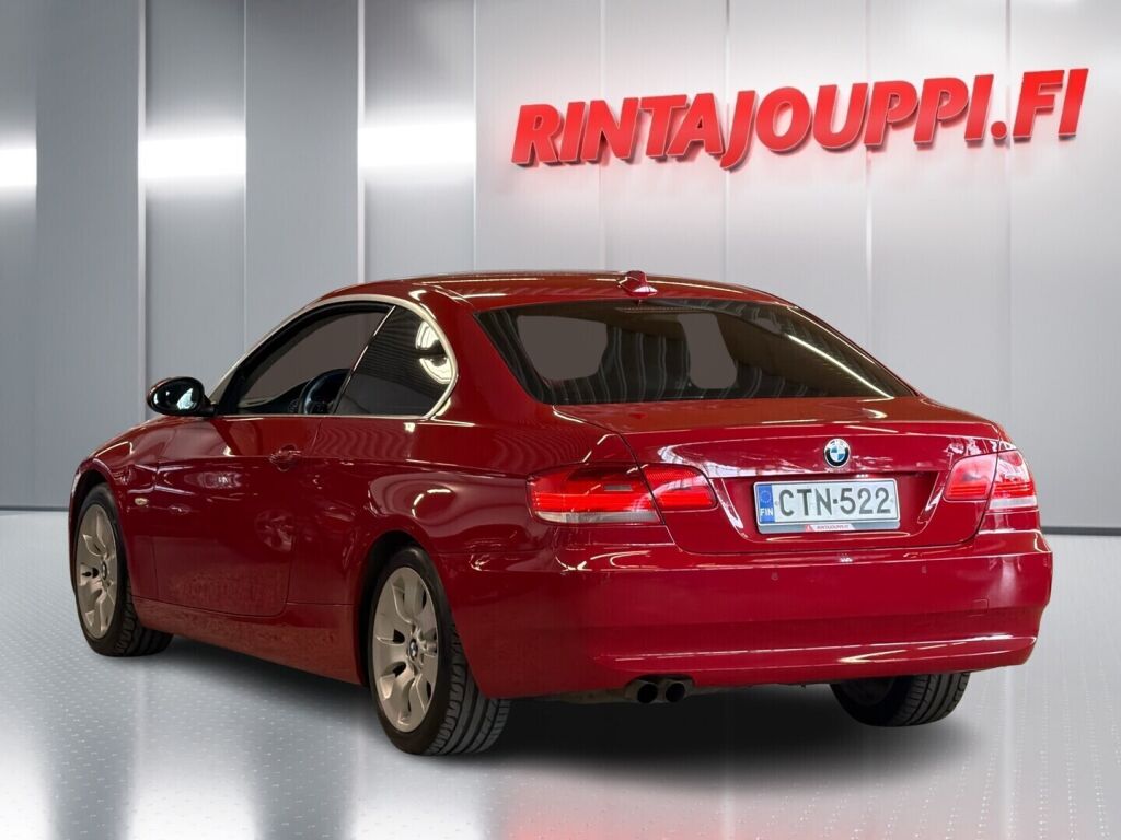 BMW 325 2007 Punainen