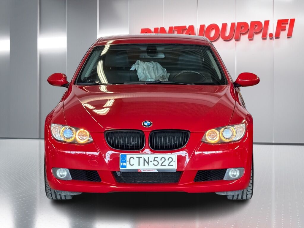 BMW 325 2007 Punainen