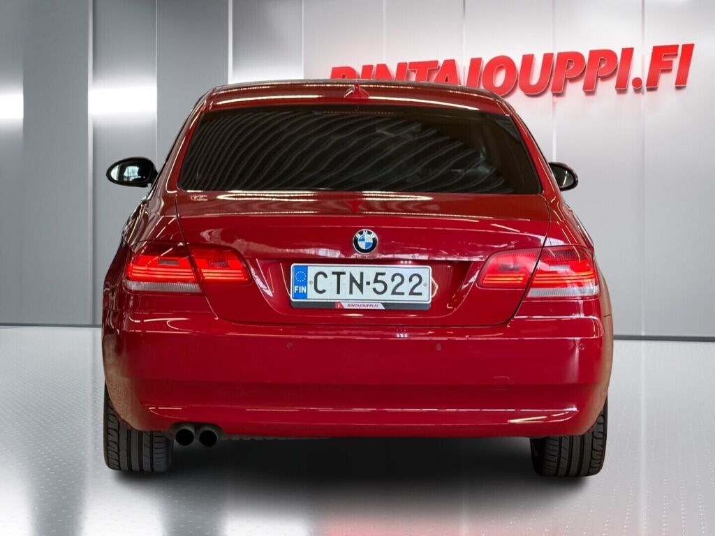 BMW 325 2007 Punainen