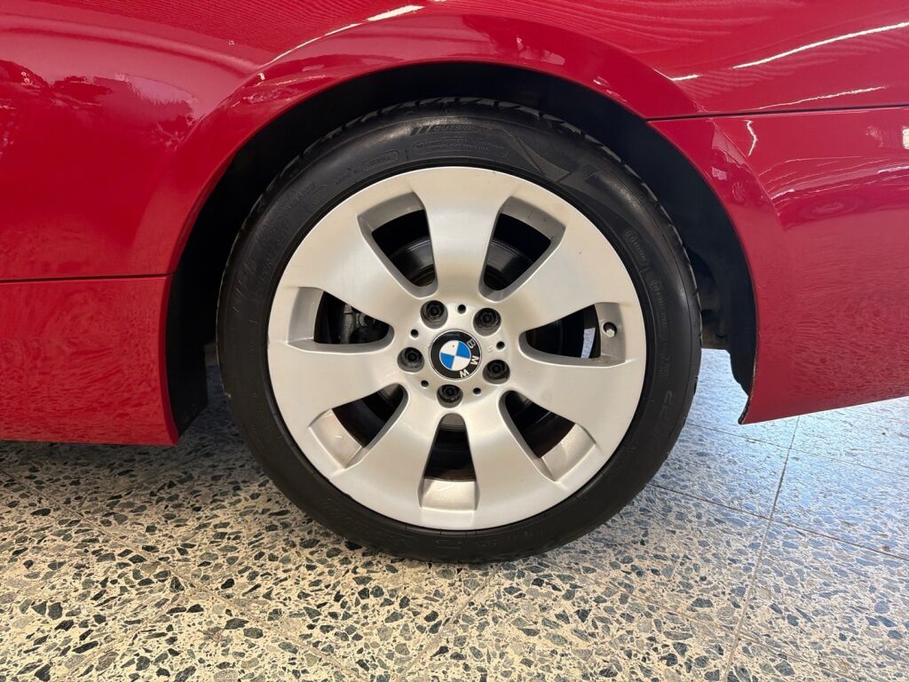 BMW 325 2007 Punainen