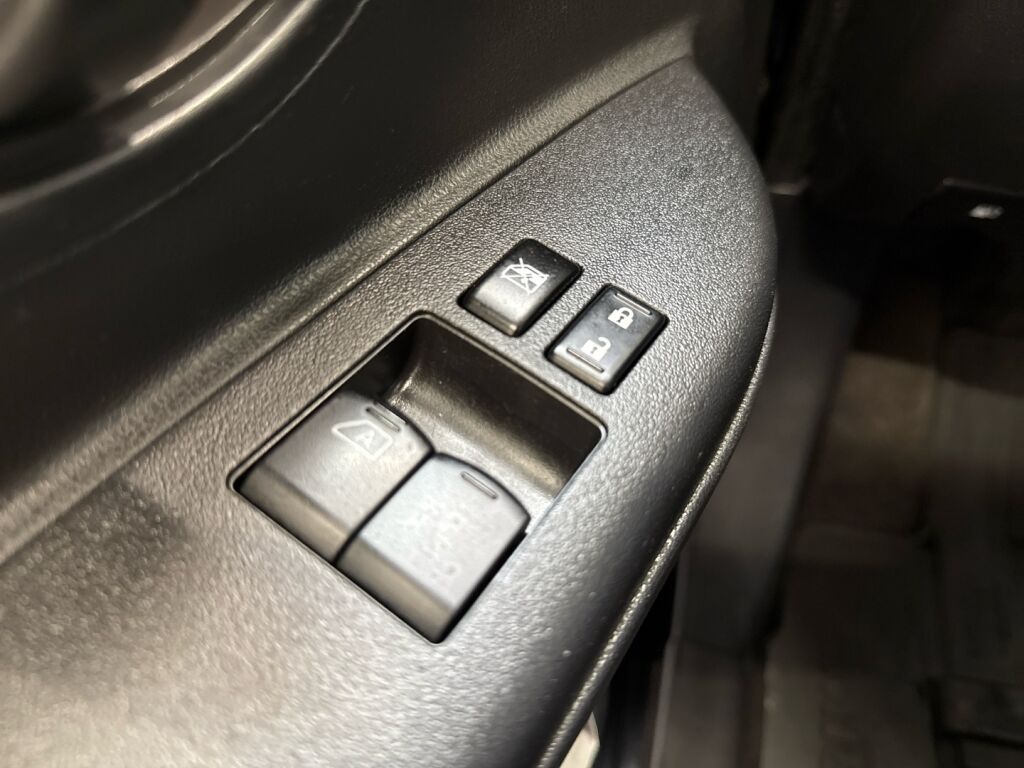 Nissan Micra 2015 Musta