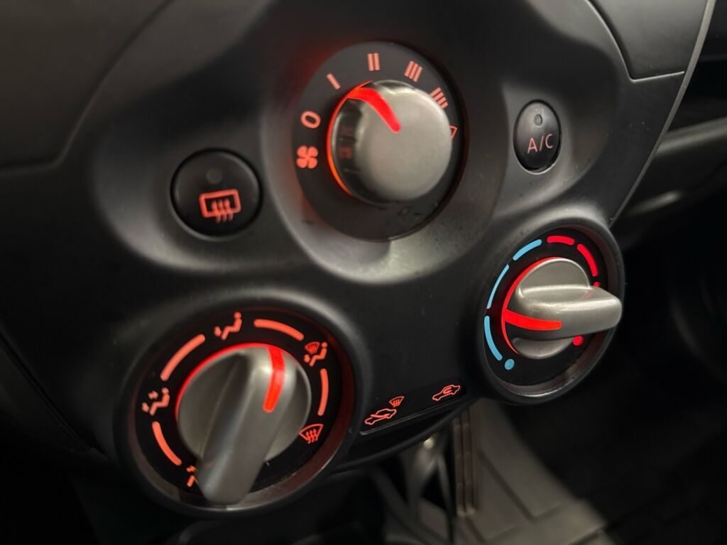 Nissan Micra 2015 Musta