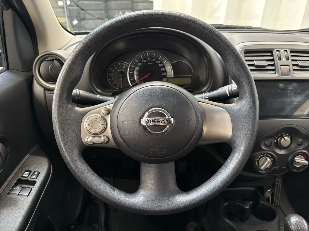 Nissan Micra 2015 Musta