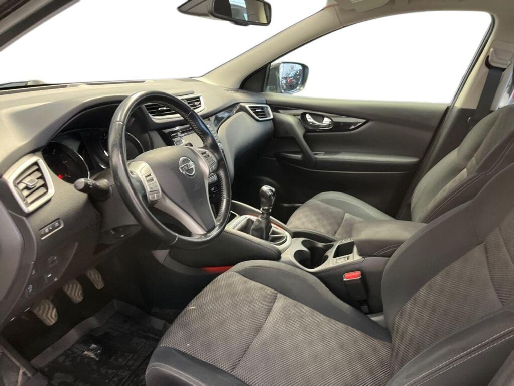 Nissan Qashqai 2015 Violetti