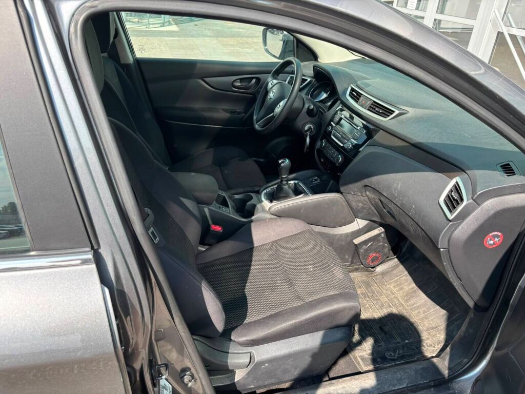 Nissan Qashqai 2015 Harmaa