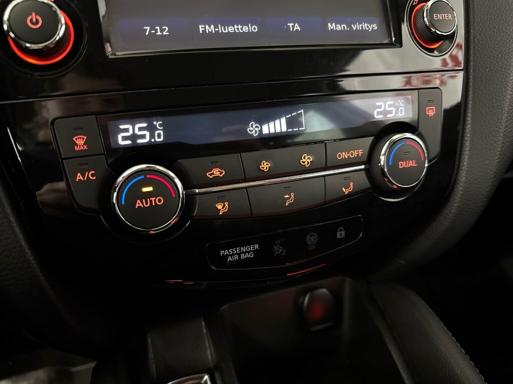 Nissan Qashqai 2015 Hopea