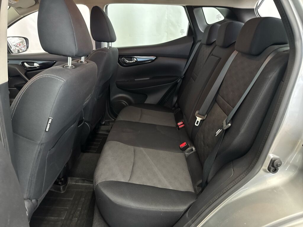 Nissan Qashqai 2015 Hopea