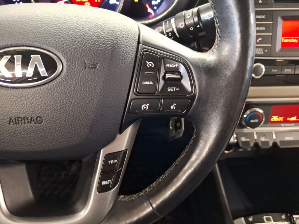 Kia Rio 2015 Valkoinen