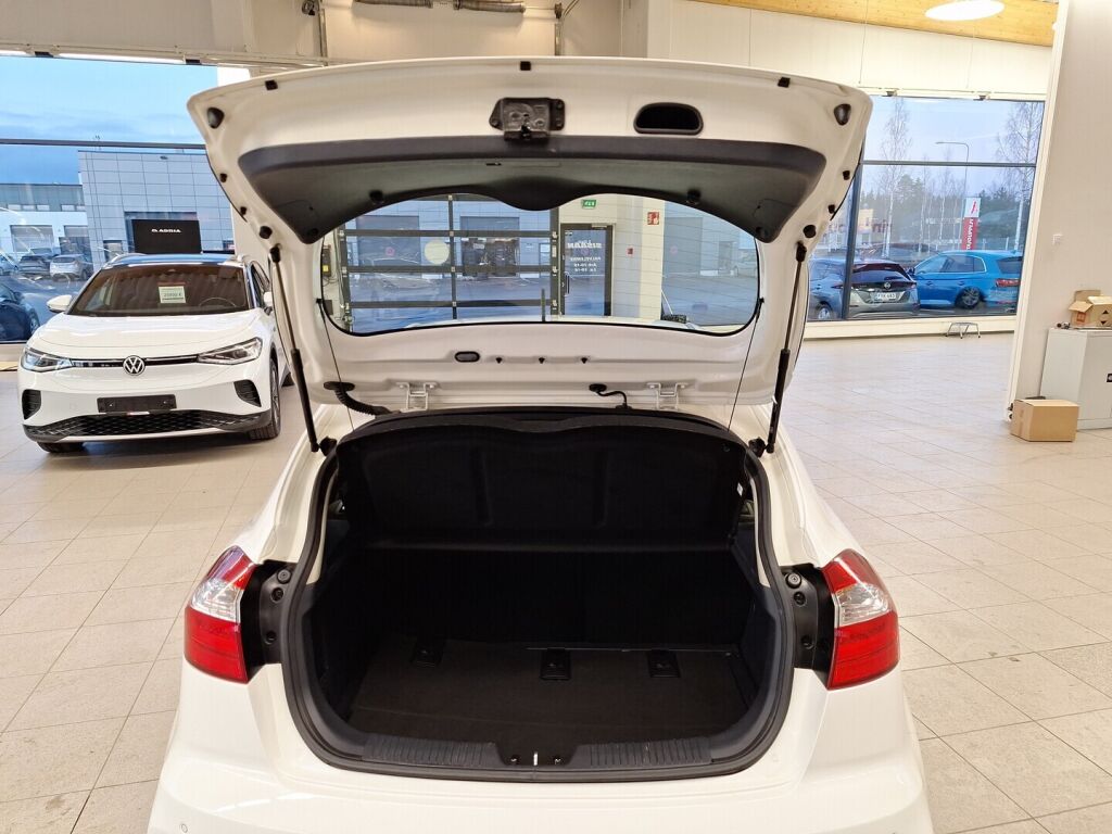 Kia Rio 2015 Valkoinen