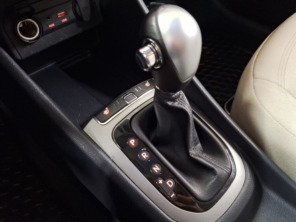 Kia Rio 2015 Valkoinen