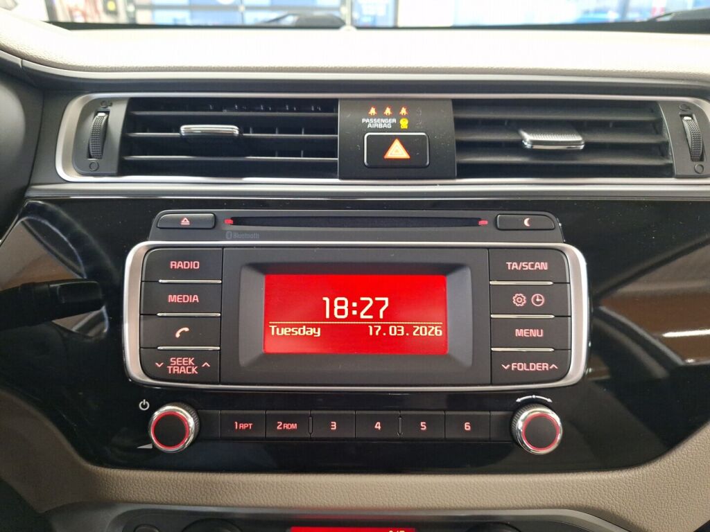 Kia Rio 2015 Valkoinen