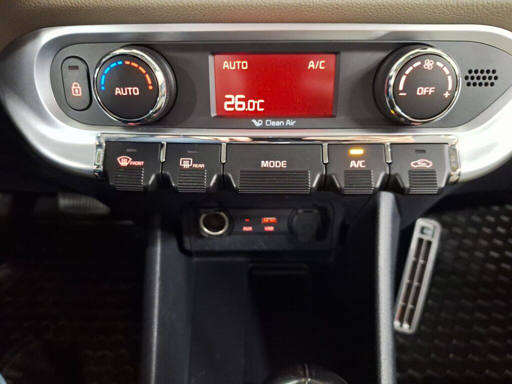 Kia Rio 2015 Valkoinen