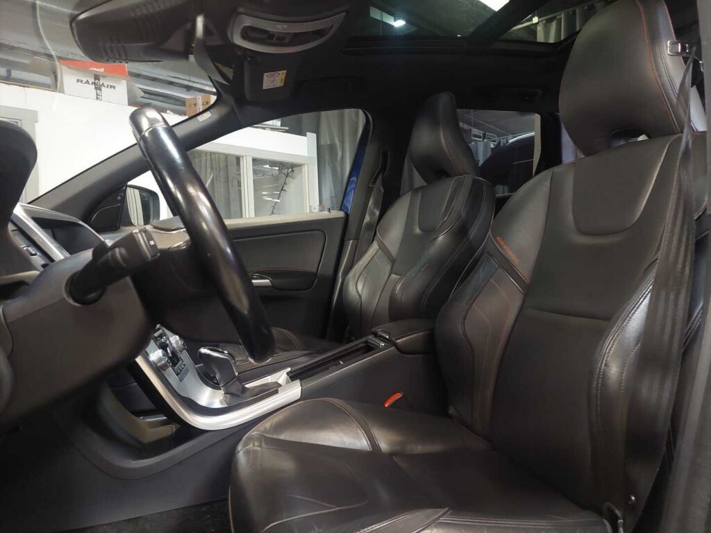 Volvo XC60 2015 Sininen