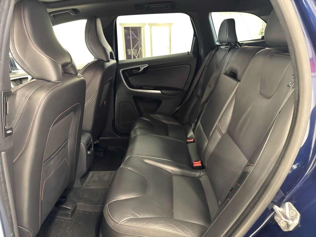 Volvo XC60 2015 Sininen