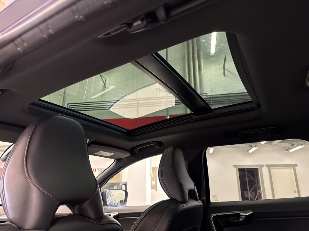 Volvo XC60 2015 Sininen