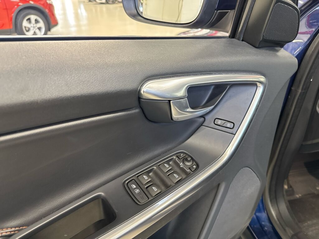 Volvo XC60 2015 Sininen