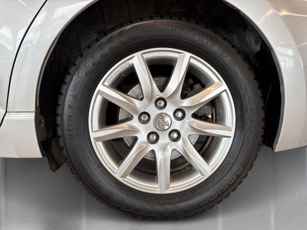 Toyota Avensis 2015 Hopea