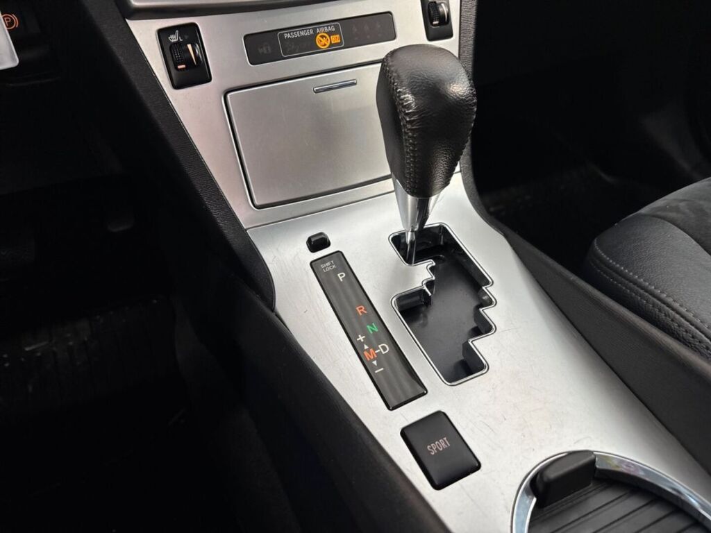 Toyota Avensis 2015 Hopea