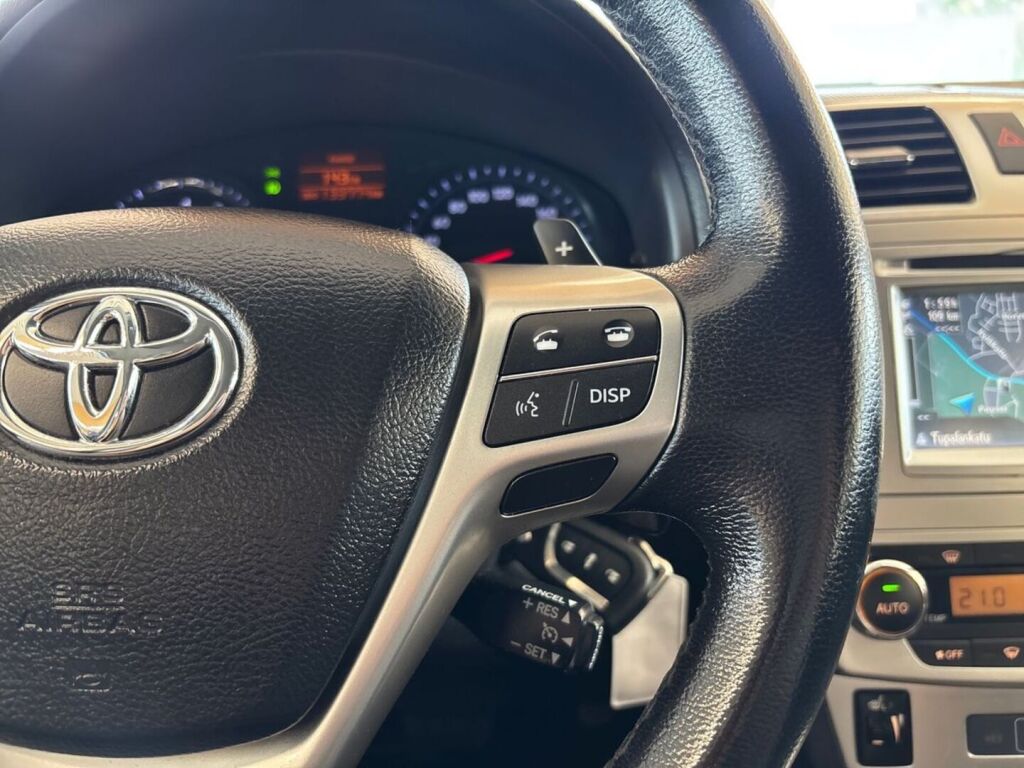 Toyota Avensis 2015 Hopea