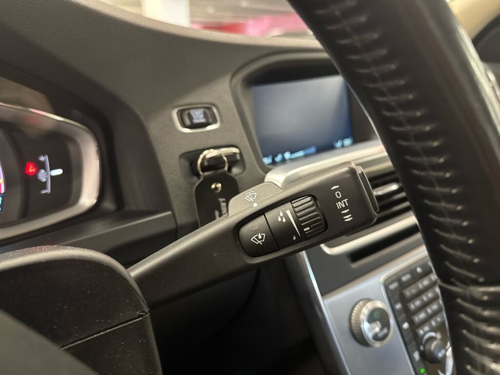 Volvo S60 2015 Harmaa