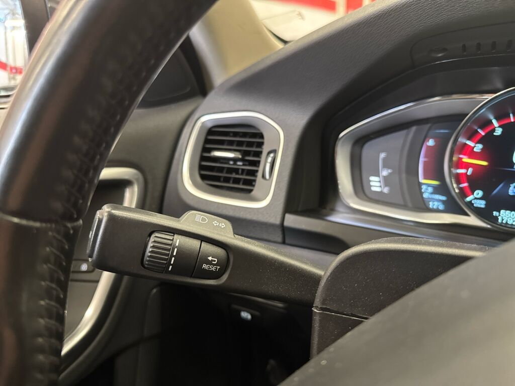 Volvo S60 2015 Harmaa