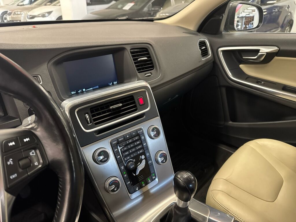 Volvo S60 2015 Harmaa