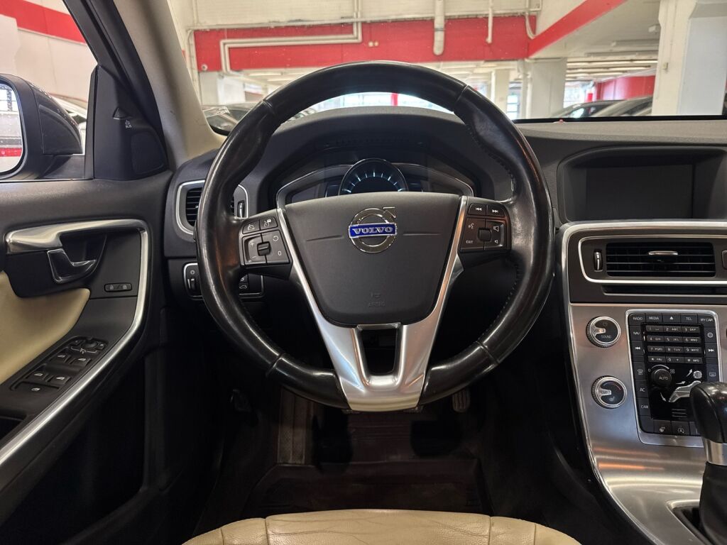 Volvo S60 2015 Harmaa