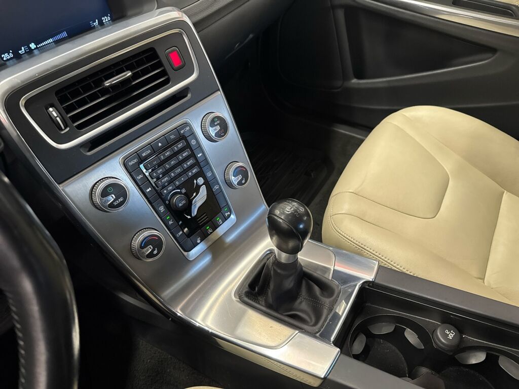 Volvo S60 2015 Harmaa