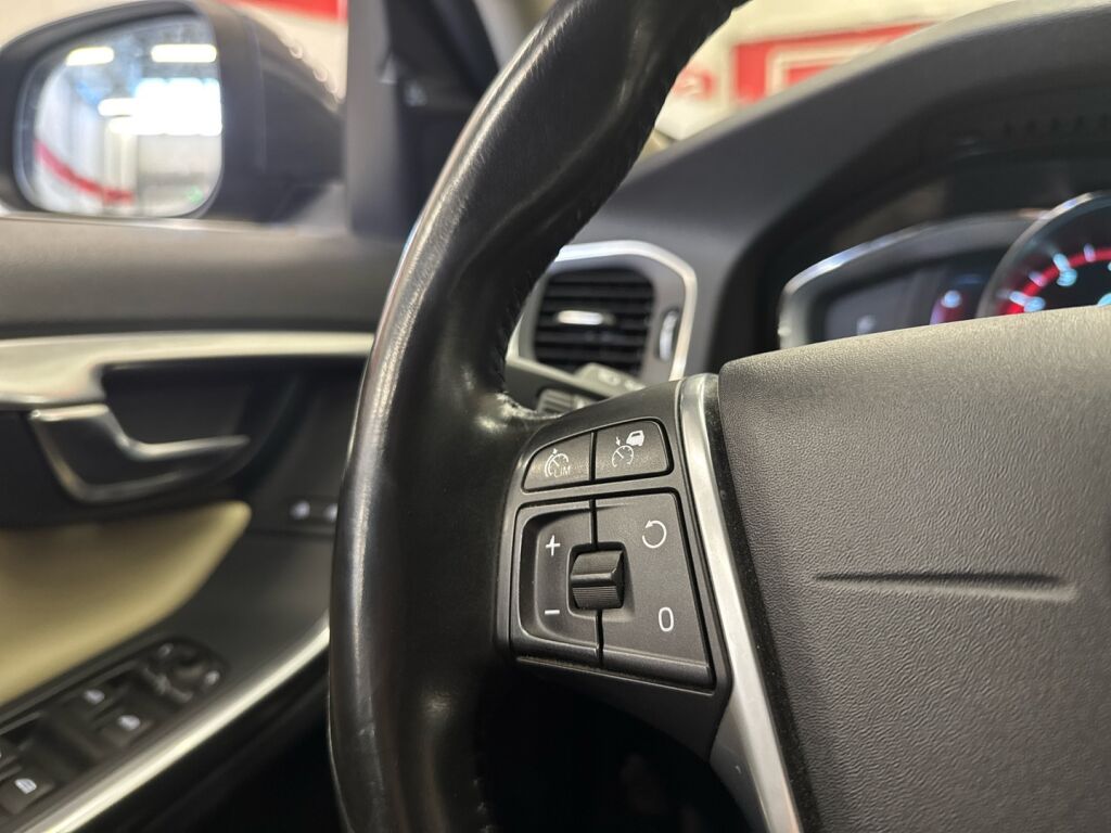 Volvo S60 2015 Harmaa