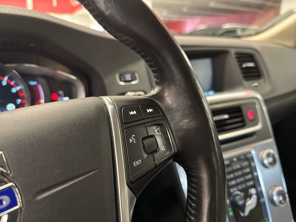 Volvo S60 2015 Harmaa