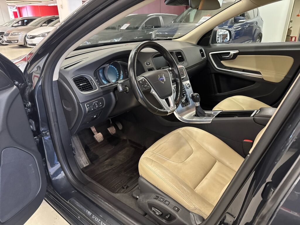 Volvo S60 2015 Harmaa
