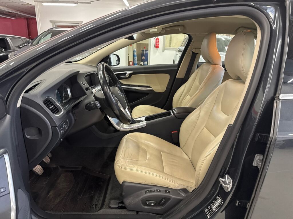 Volvo S60 2015 Harmaa