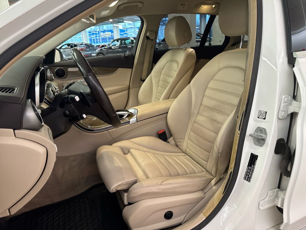 Mercedes-Benz C 2015 Valkoinen