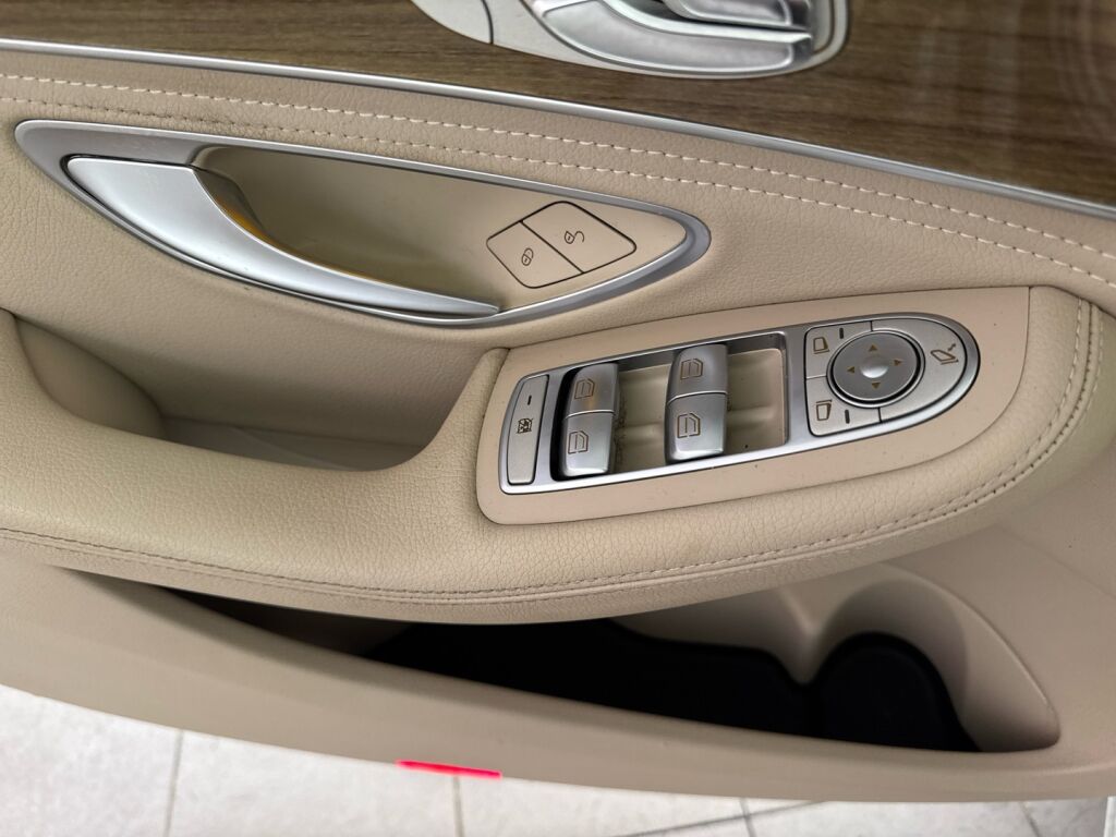 Mercedes-Benz C 2015 Valkoinen