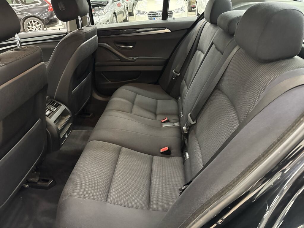 BMW 520 2015 Musta