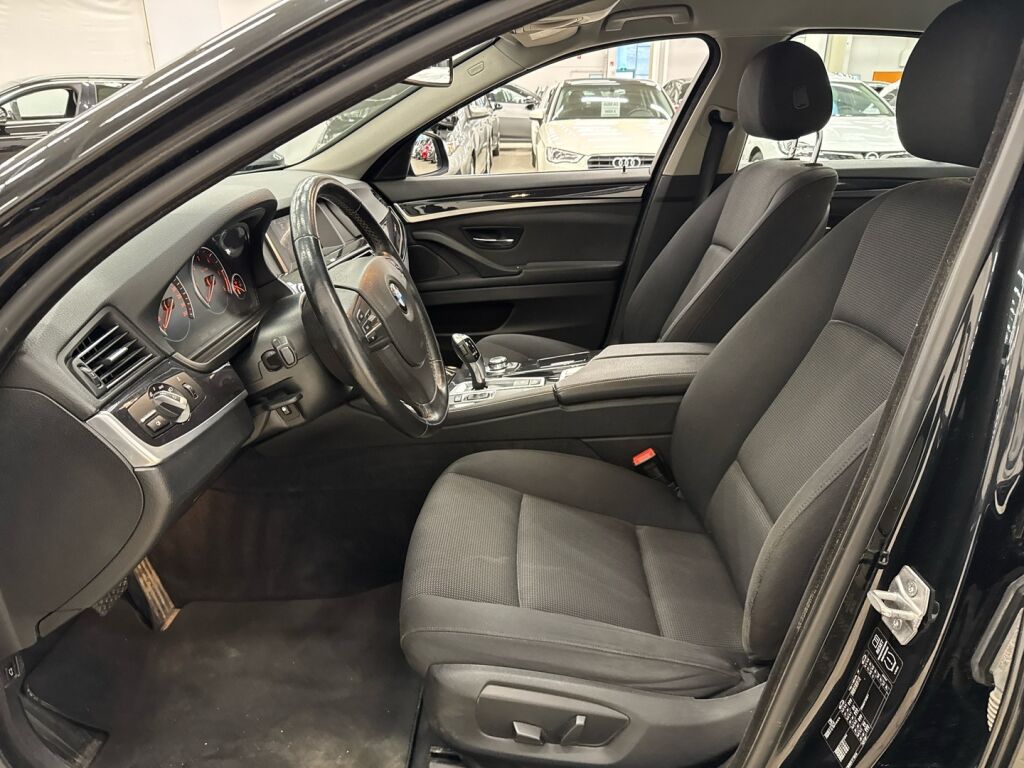 BMW 520 2015 Musta