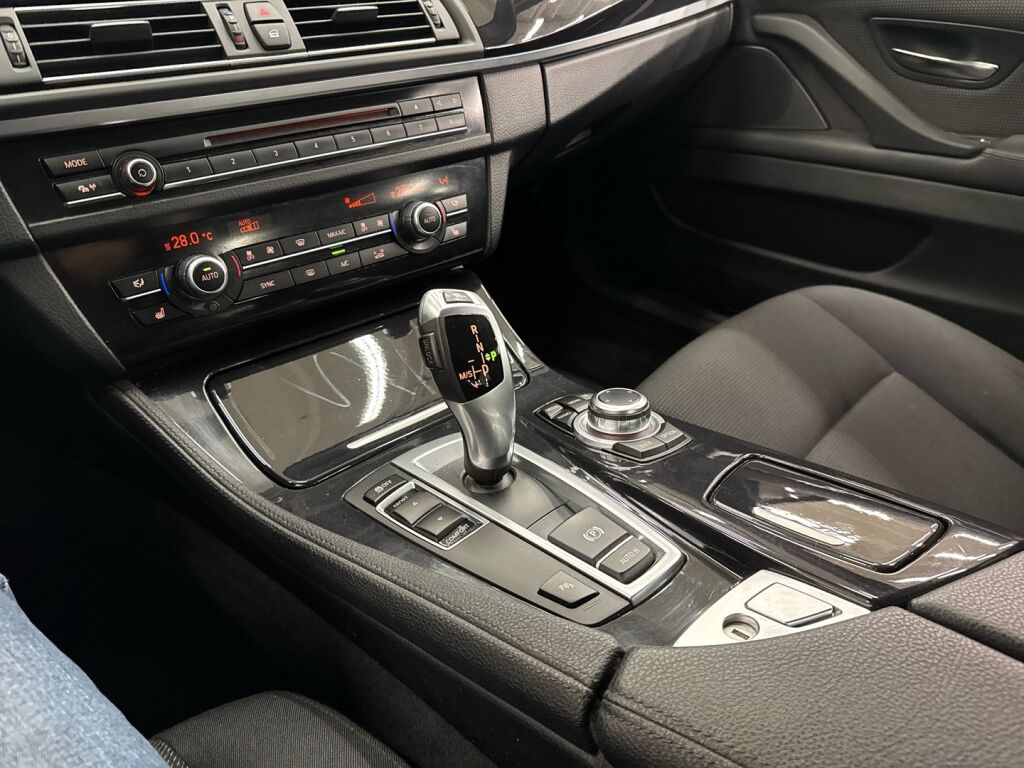 BMW 520 2015 Musta