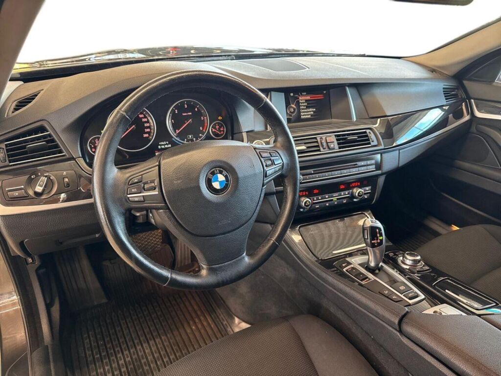 BMW 520 2015 Ruskea (beige)