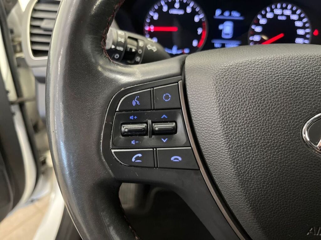 Hyundai i20 Hatchback 2019 Valkoinen