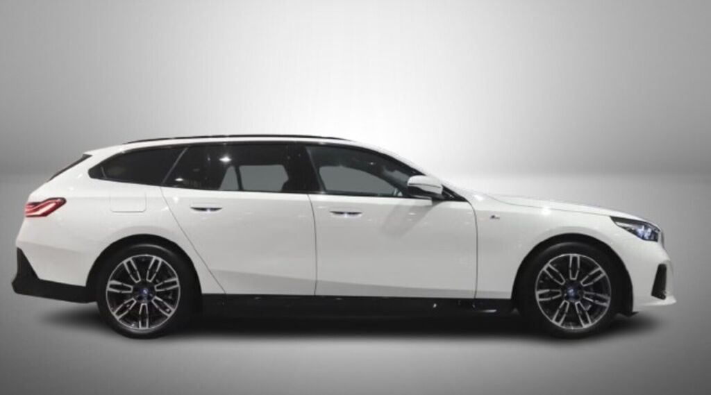 BMW 530 2025 Valkoinen