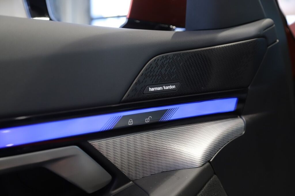 BMW i5 2025 Punainen (Dragon Fire Red)