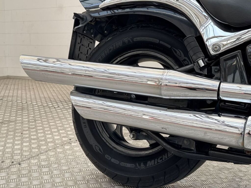 Suzuki Intruder 2005 Musta