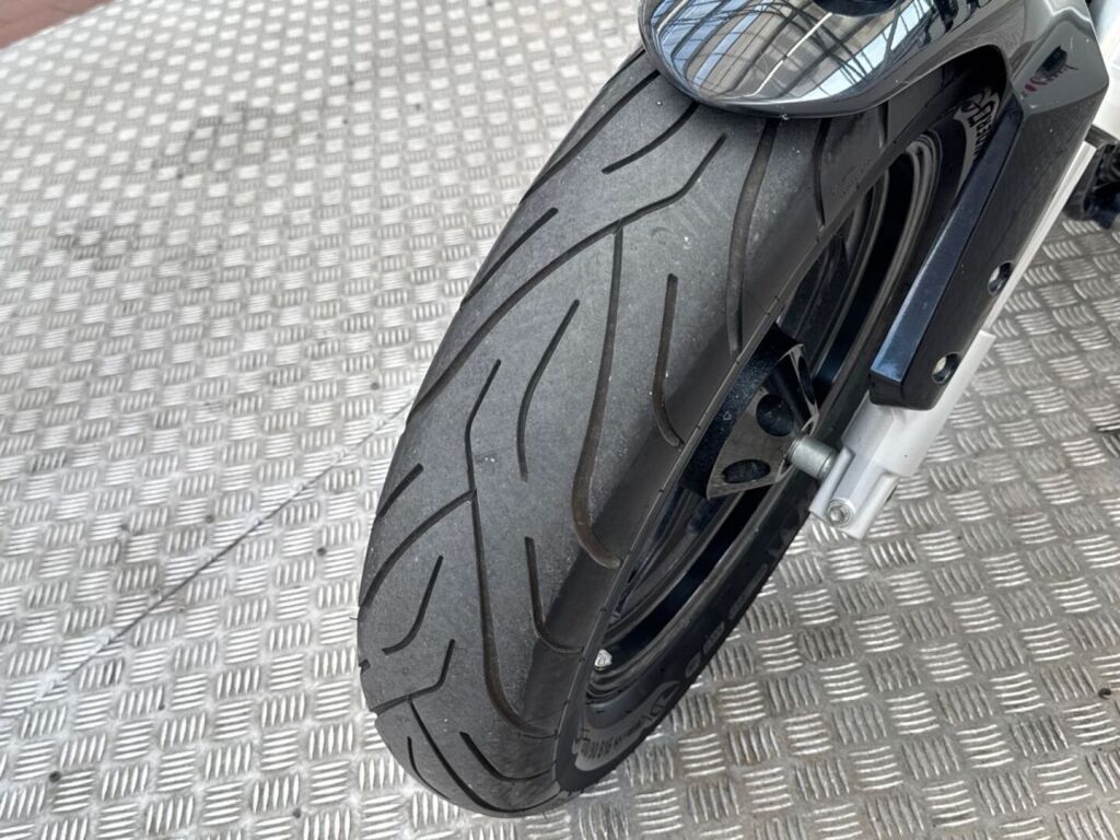 Suzuki Intruder 2005 Musta
