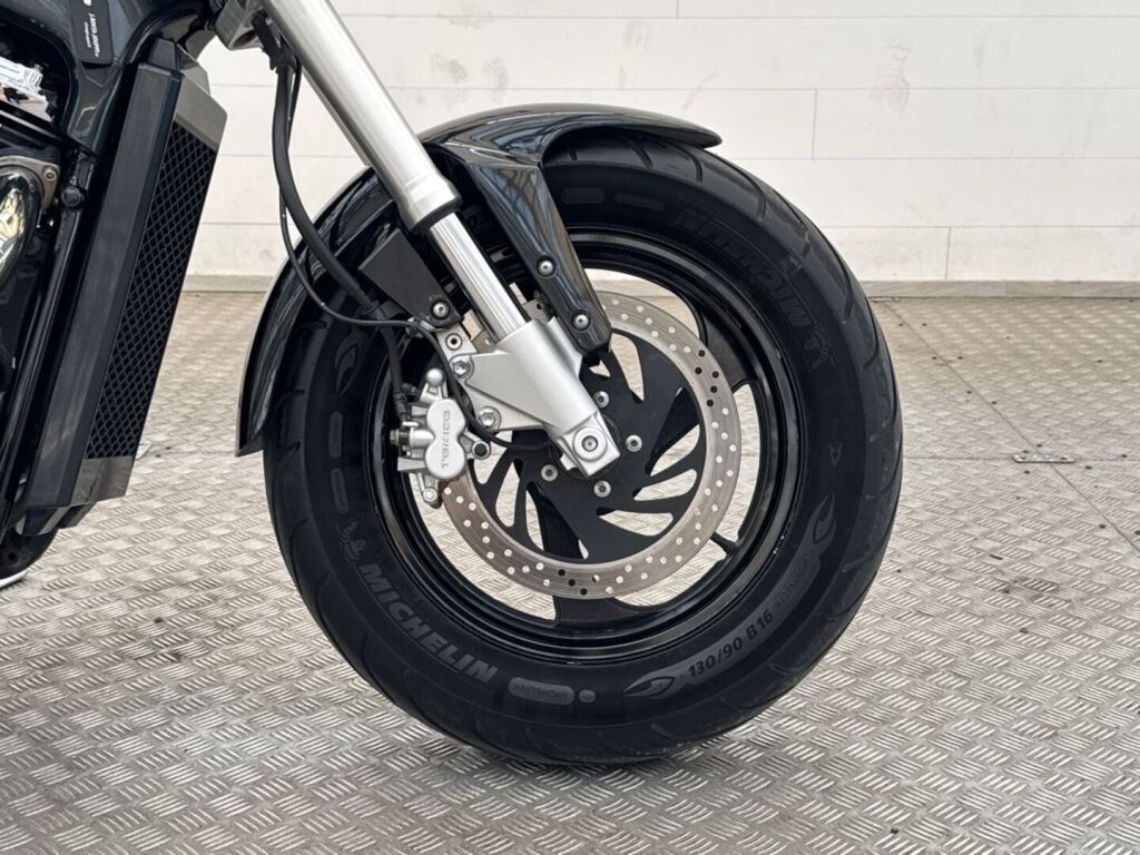 Suzuki Intruder 2005 Musta